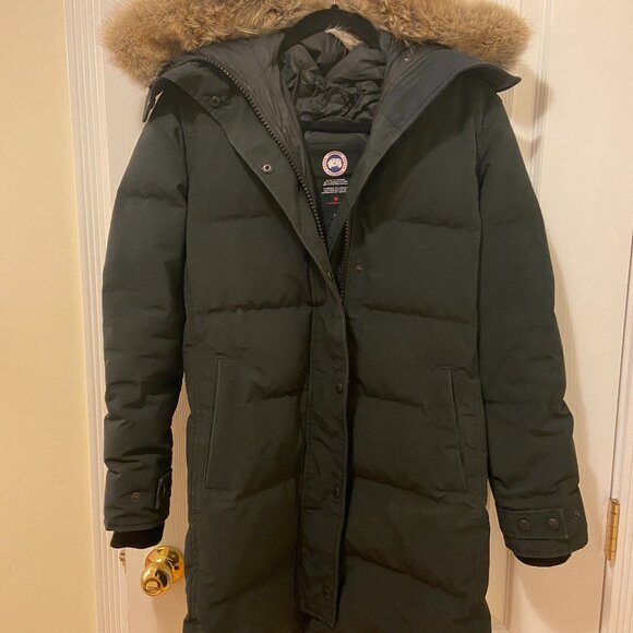 Shelburne Parka Black - Picture 2 of 8
